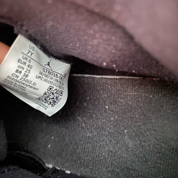 WORN TWICE AS NEW JORDAN 11S RETRO BRED - Picture 5 of 5